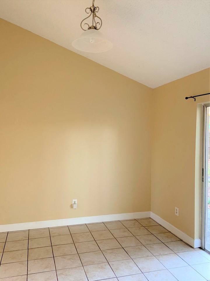 822 Pebblewood Dr - Photo 2 of 6