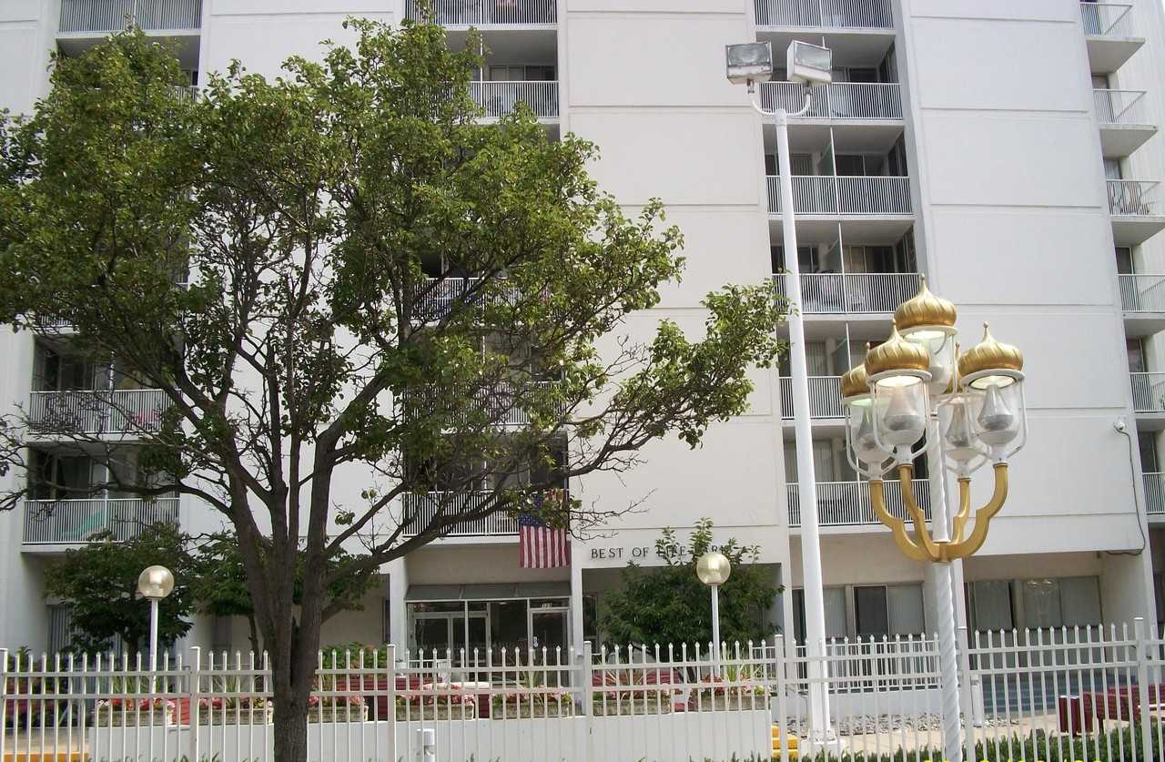 129 S. Virginia Ave - Photo 3 of 50