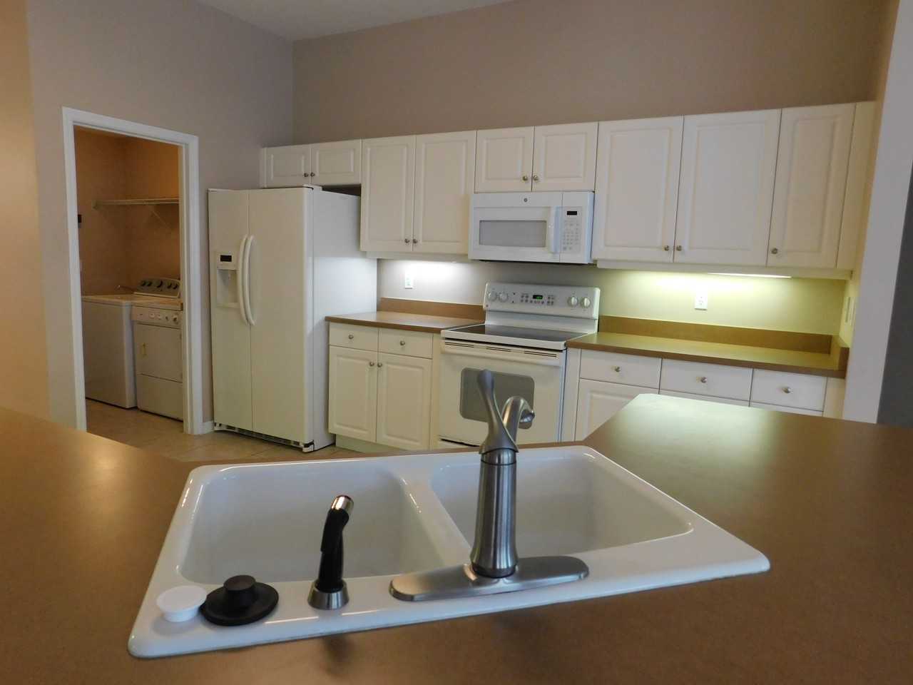 1900 Creekwater Blvd - Photo 3 of 8