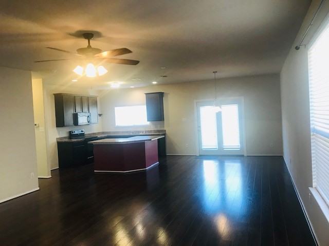 9313 Tierra Verde Dr - Photo 3 of 14