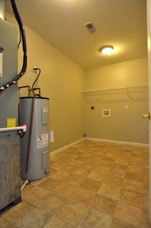 3202 Jamie Ave. - Photo 3 of 9