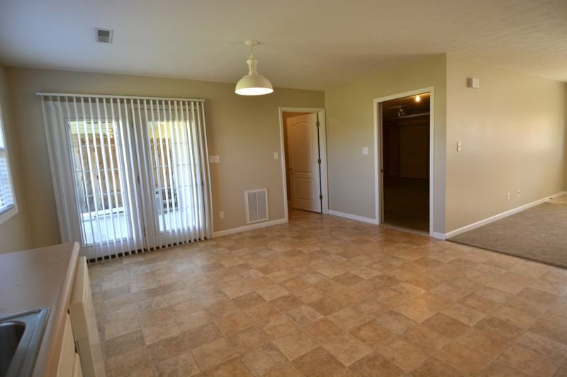 3203 Zeller Ave - Photo 2 of 8