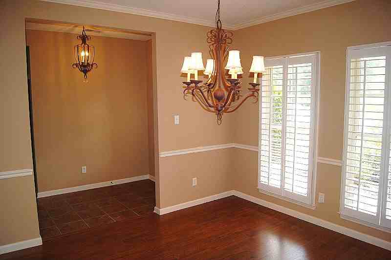 4983 Shira Dr - Photo 2 of 8