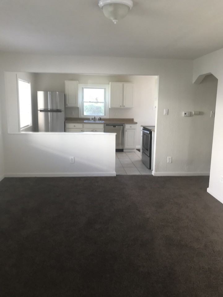 32 Scarlet Ave - Photo 2 of 9