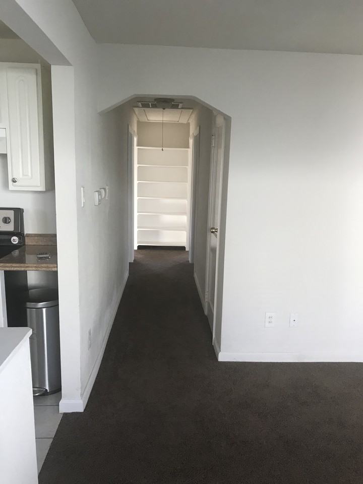 32 Scarlet Ave - Photo 3 of 9