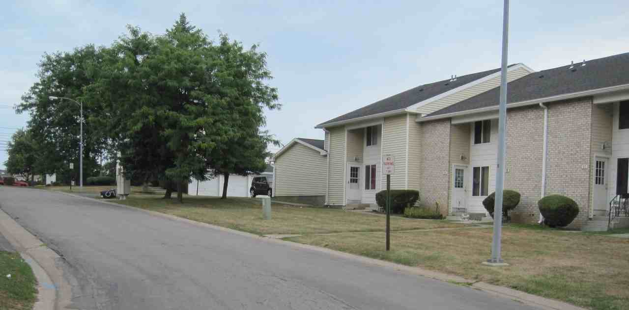 9 Parkwood Ln - Photo 3 of 17