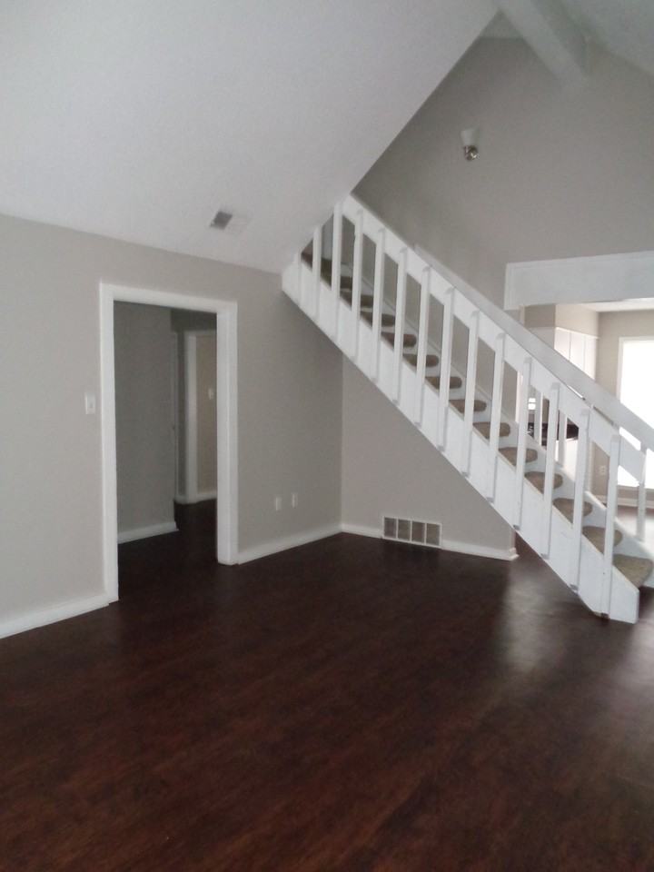6167 Scarlet Leaf Dr - Photo 2 of 2