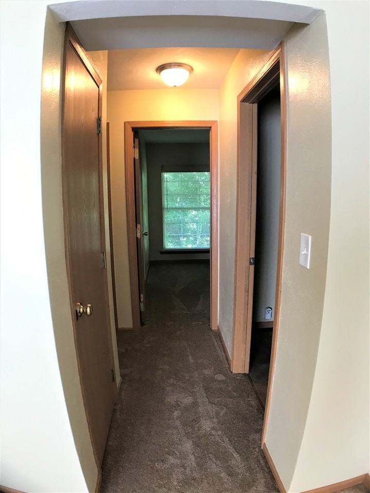 89 Riverview Dr - Photo 7 of 11