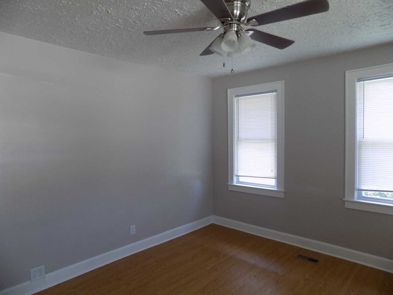 1301 Myers Ave - Photo 2 of 42