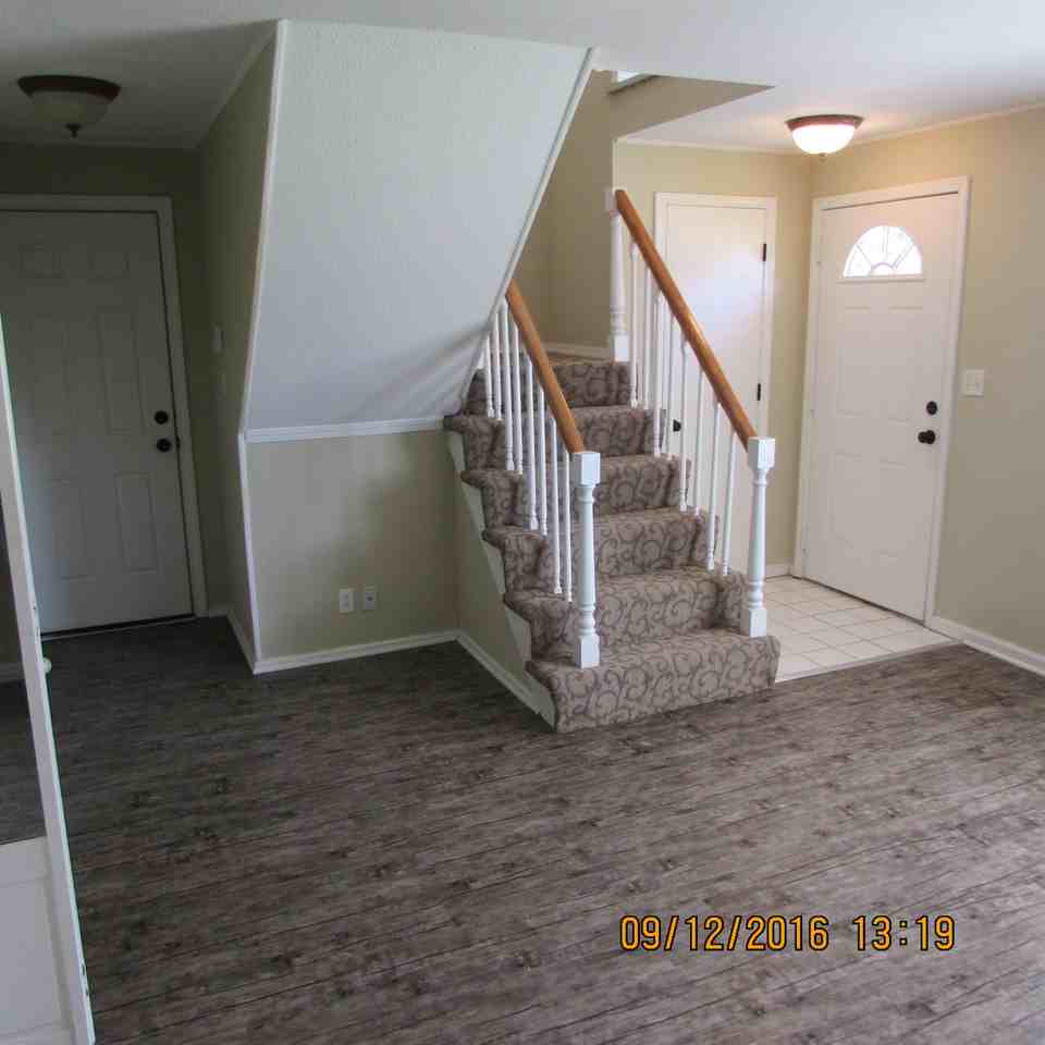 3017 NW Castle Dr - Photo 2 of 11