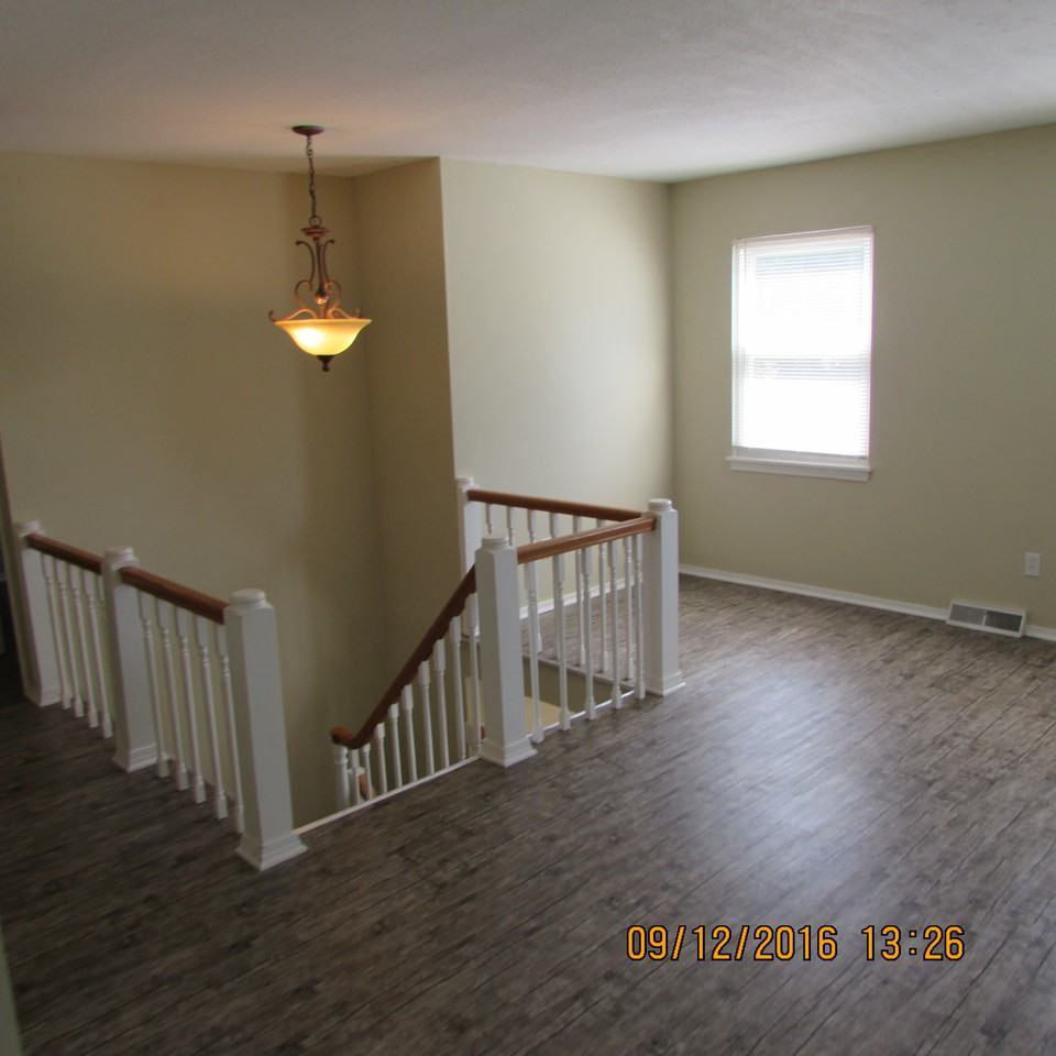 3017 NW Castle Dr - Photo 3 of 11