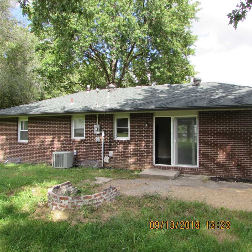 15607 East 35th St S - Photo 2 of 4