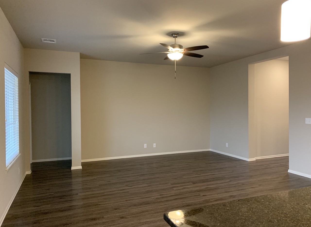 7321 S Kalanchoe Ave - Photo 3 of 7