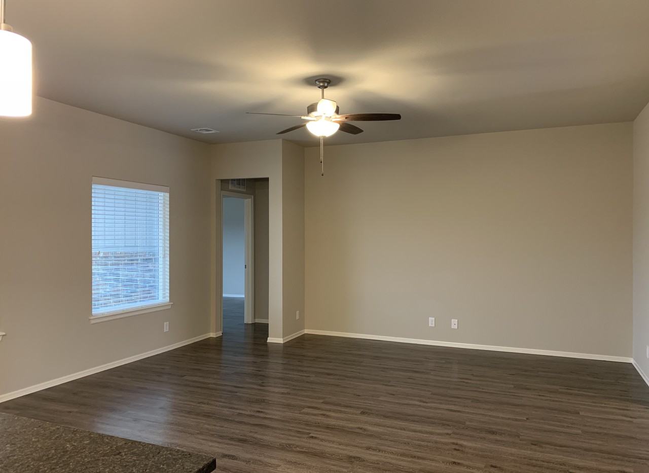 7321 S Kalanchoe Ave - Photo 4 of 7