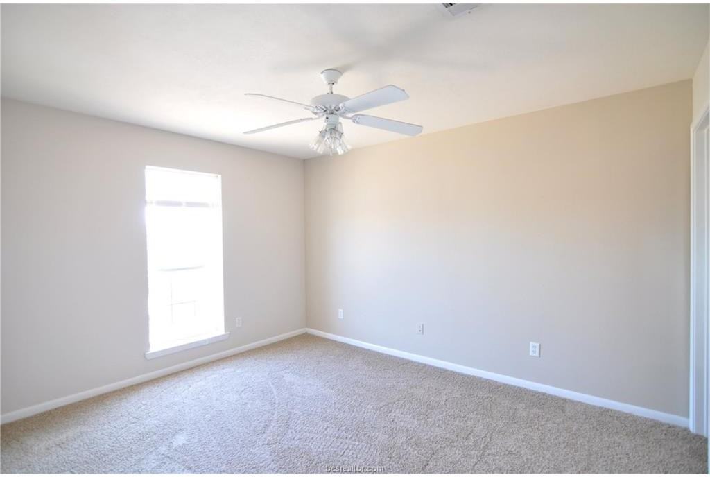 1507 Hollowhill Dr - Photo 4 of 9