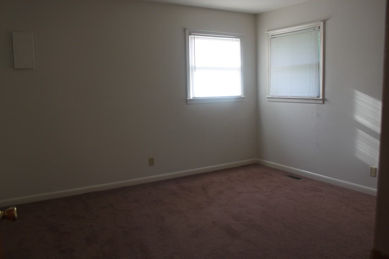 6412 River Bend Rd - Photo 3 of 5