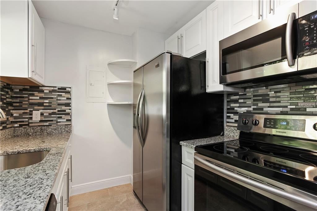 802 Halstead St - Photo 2 of 16