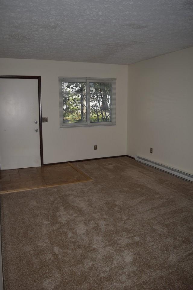 184 Vanda Ave - Photo 3 of 11