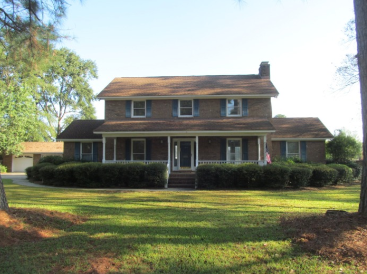 1054 Country Club Cir - Photo 2 of 3