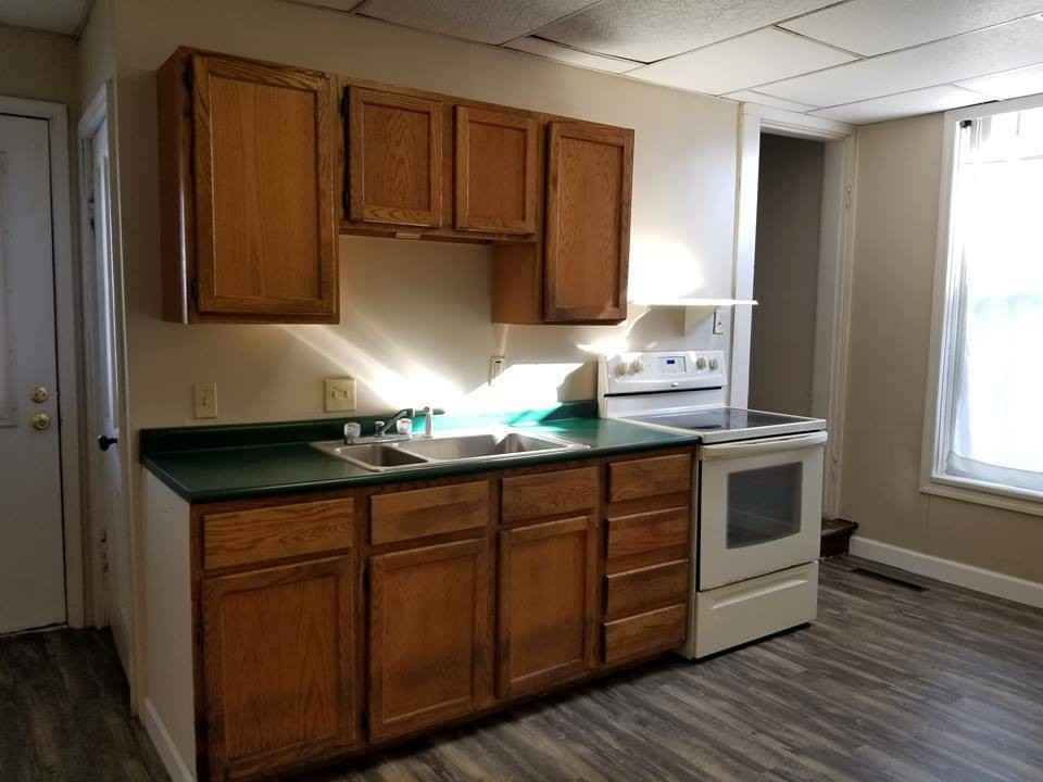 223 Anderson Ave - Photo 2 of 4