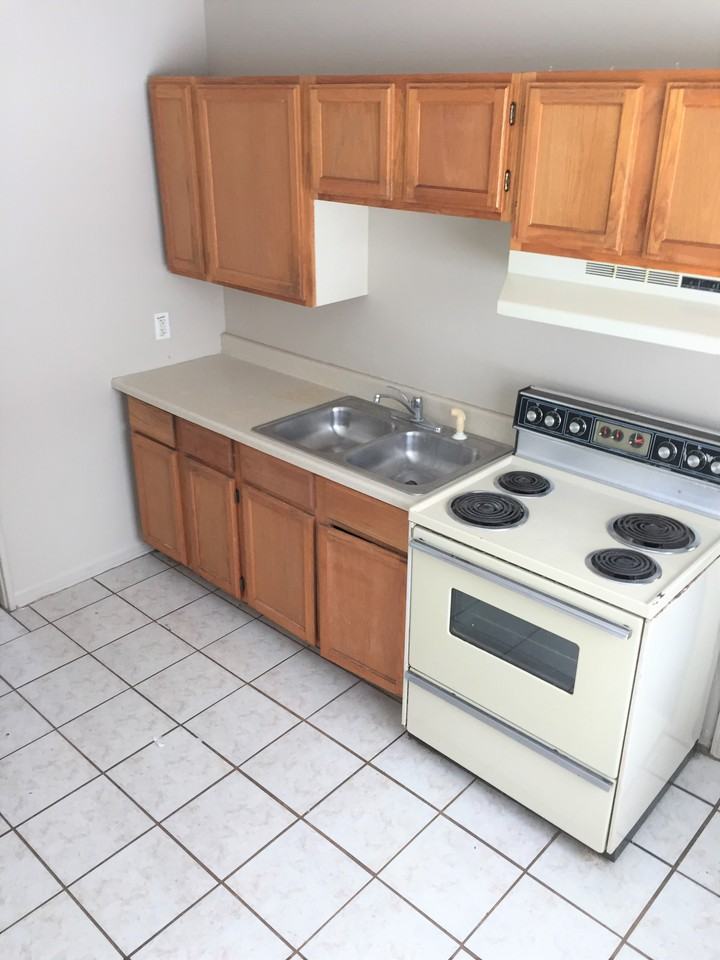 2729 Courtlandt Ave - Photo 2 of 6