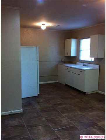 232 Wilson Ave - Photo 3 of 14