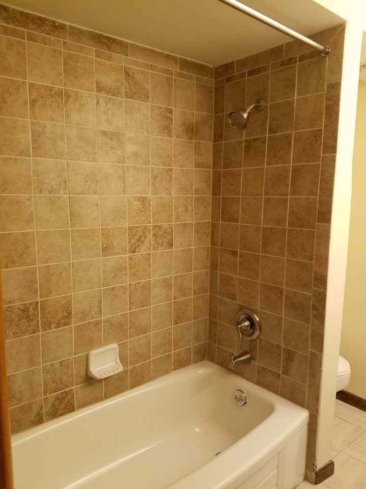 1222 E Elm St - Photo 3 of 6