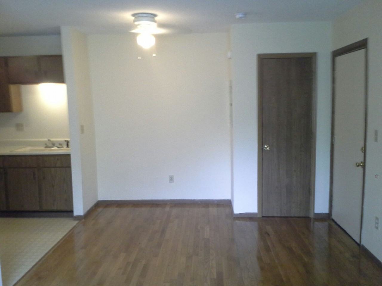 664 S Kentwood Ave - Photo 5 of 22