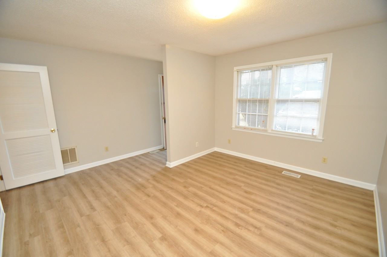 908 Belhaven Rd - Photo 2 of 6