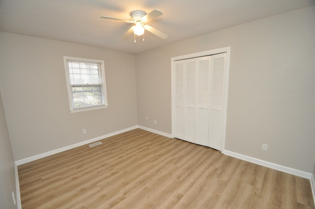 908 Belhaven Rd - Photo 3 of 6