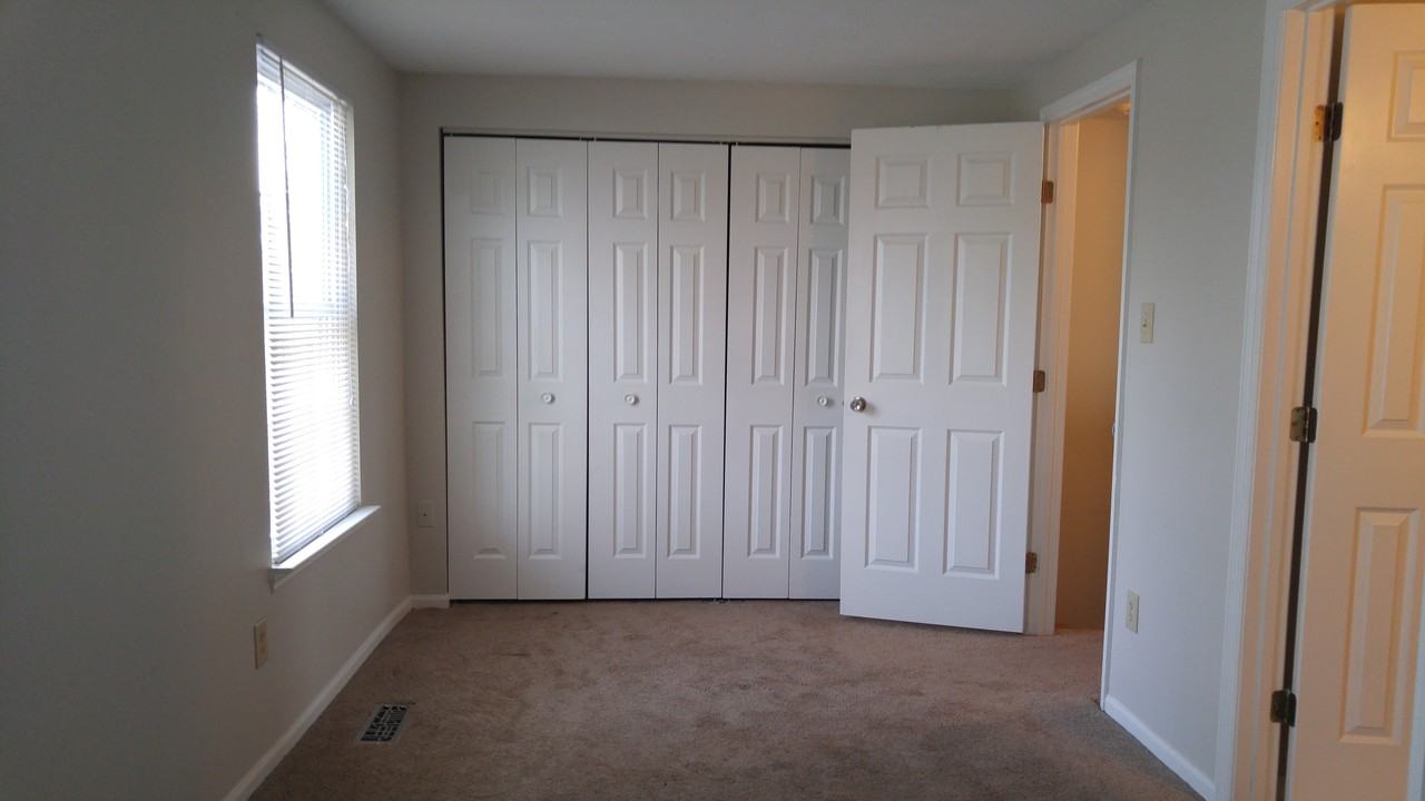 7740 Pomeroy Ct - Photo 6 of 20