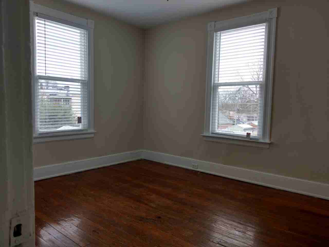 913 N 35Th St - Photo 2 of 36