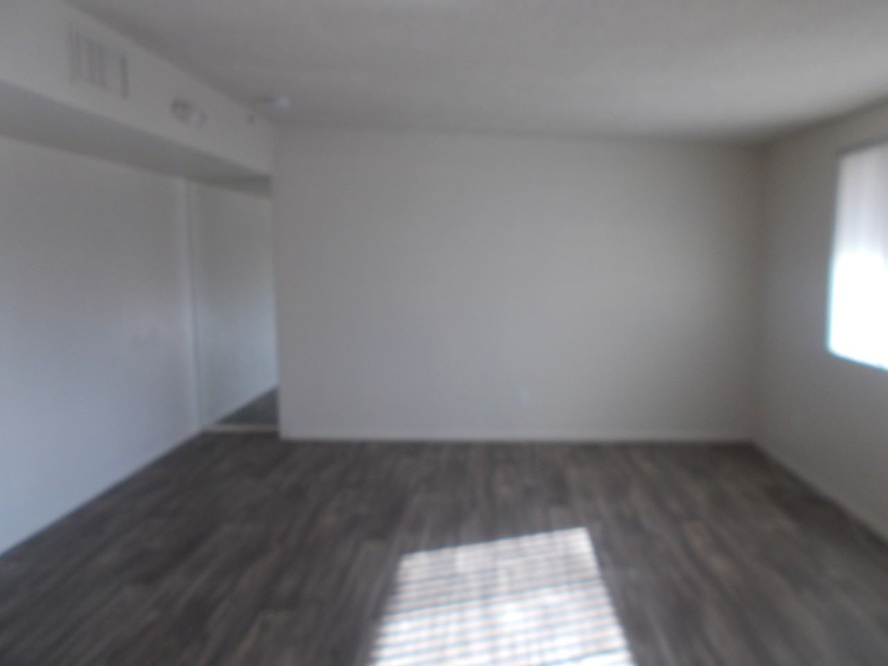 5101 E 8th St - Photo 3 of 19