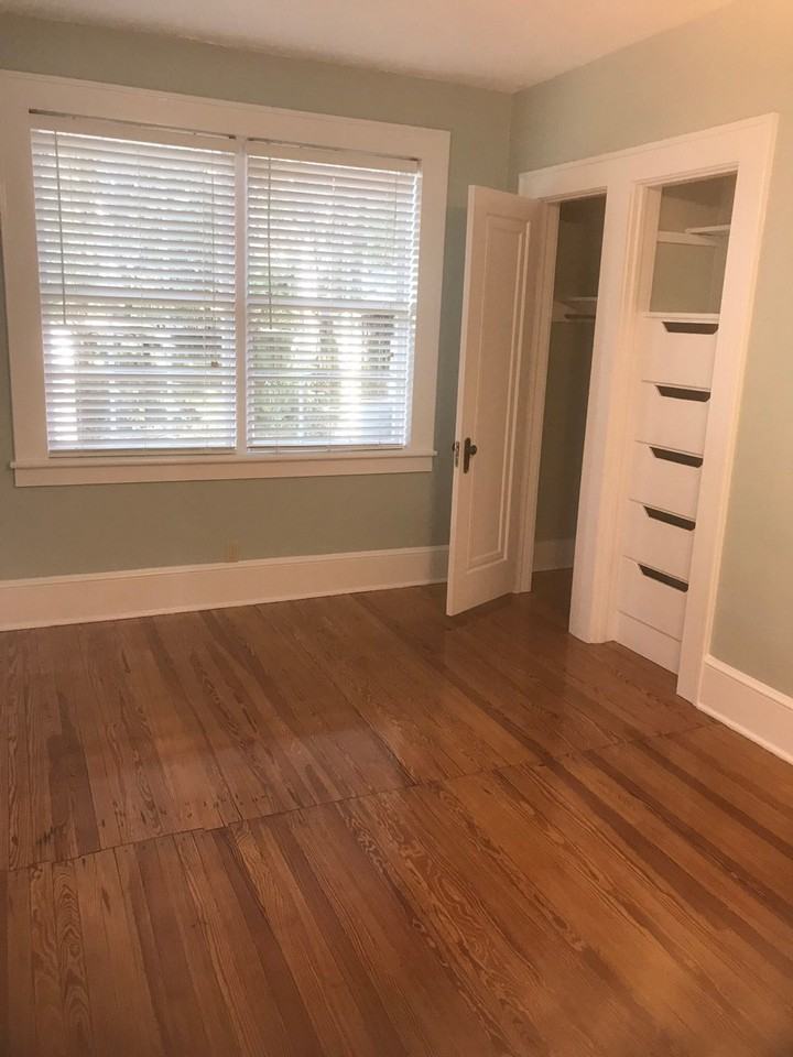 2710 Nw 2nd Ave - Photo 3 of 6