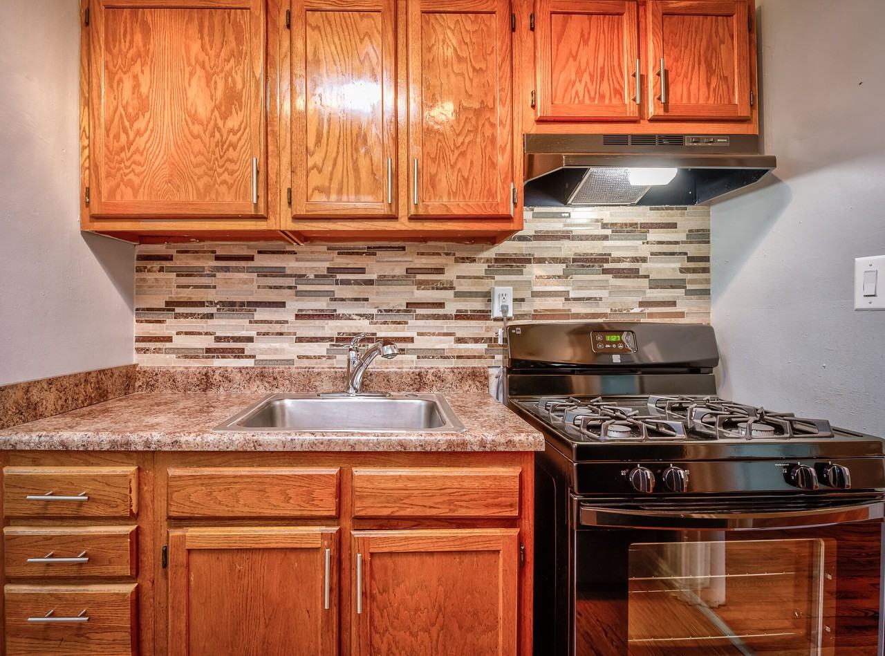 21 Chesapeake St Se - Photo 4 of 25