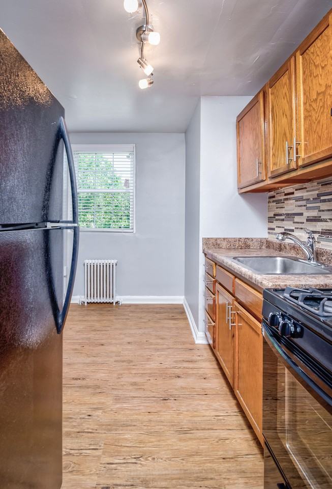 21 Chesapeake St Se - Photo 7 of 25