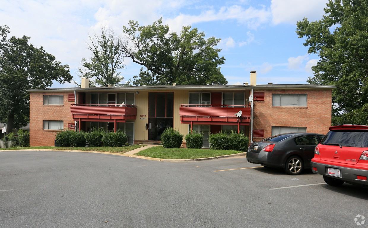 6707 Riverdale Rd - Photo 3 of 17