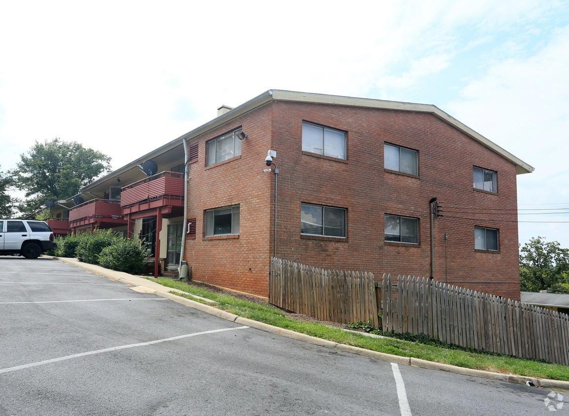 6707 Riverdale Rd - Photo 4 of 17