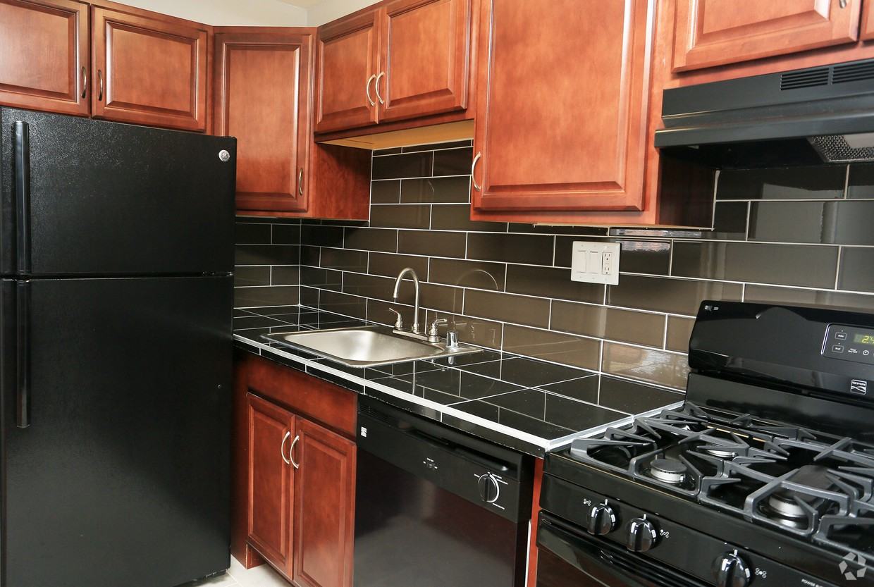 6739 Riverdale Rd - Photo 5 of 21