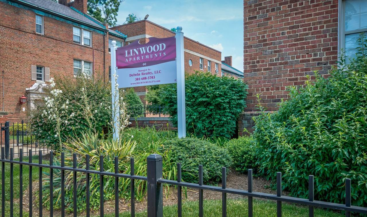 1819 P St Se - Photo 2 of 44