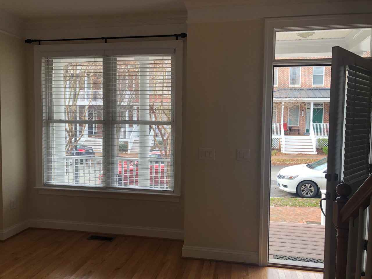 705 S Laurel St - Photo 2 of 15