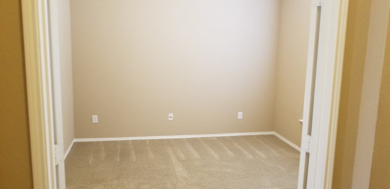 15537 Gatehouse Dr - Photo 3 of 34