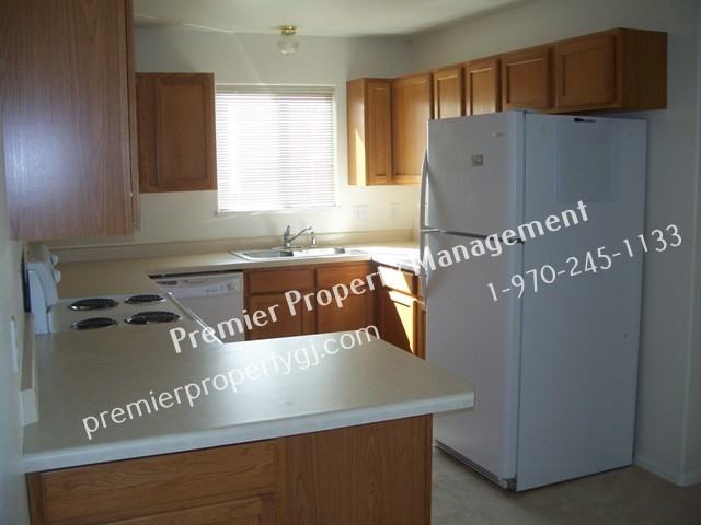 620 Bear Valley Dr - Photo 6 of 8