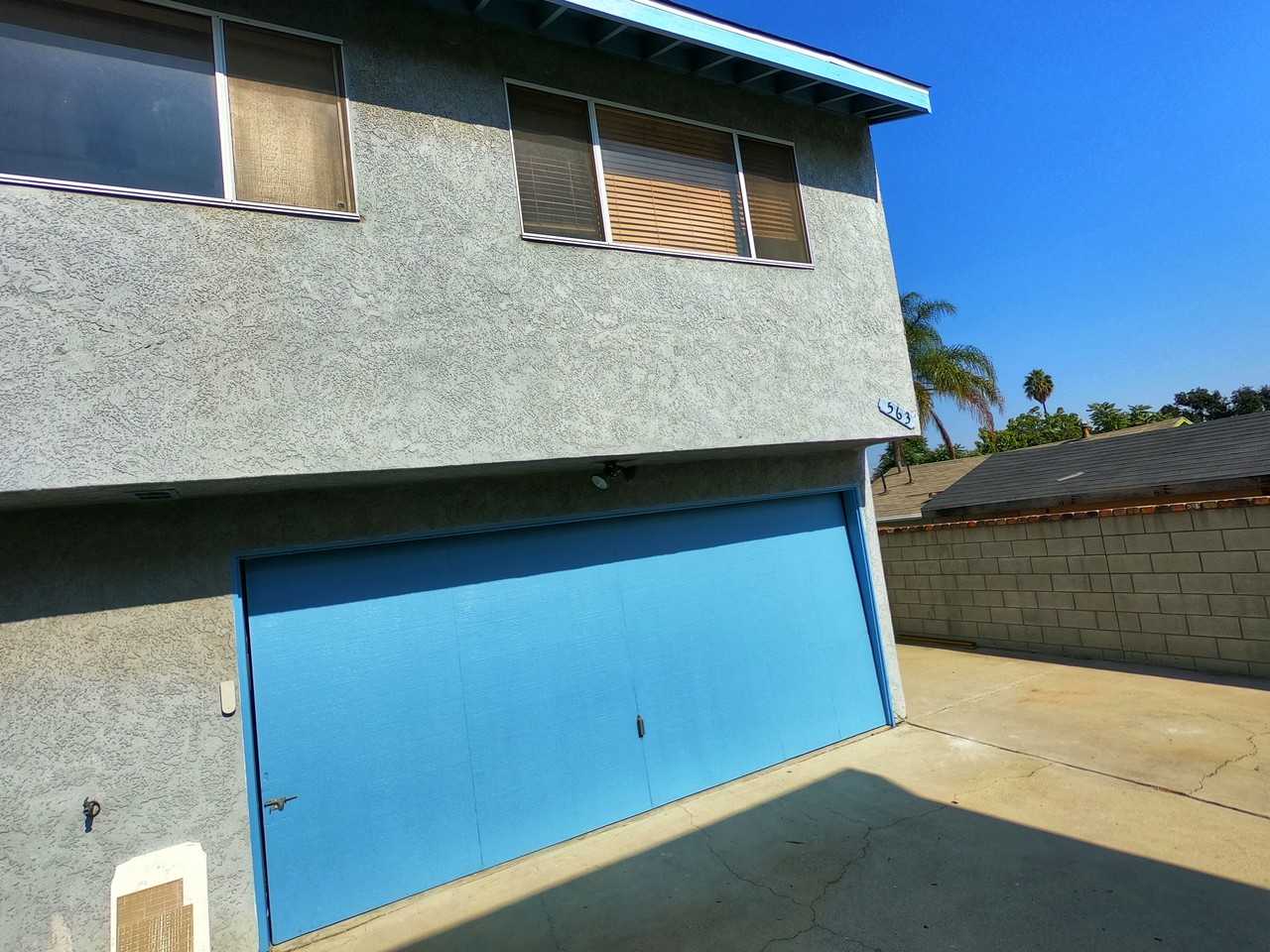 563 Stepney St - Photo 2 of 25