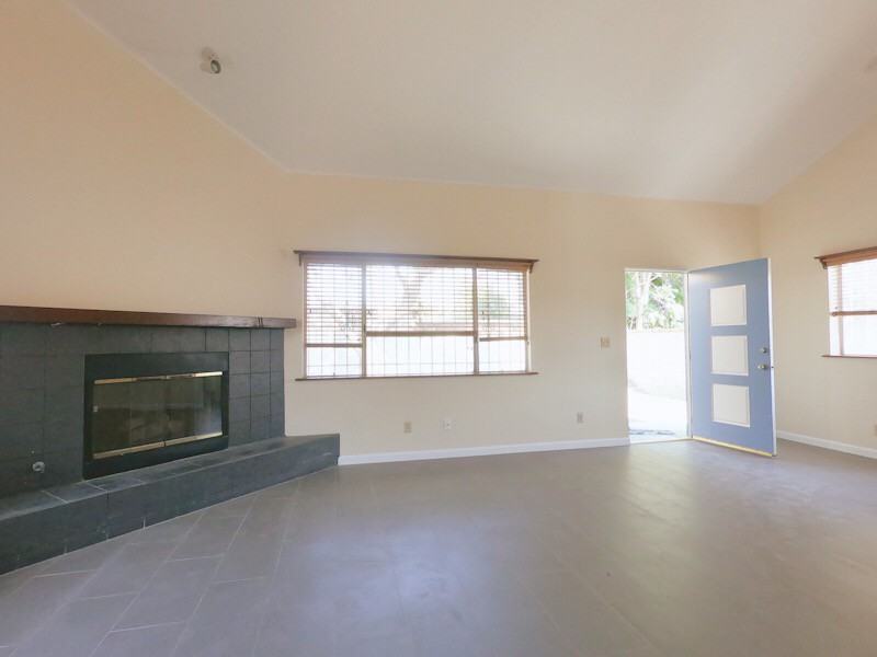 563 Stepney St - Photo 4 of 25