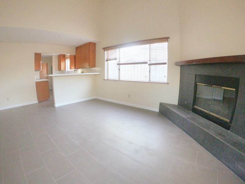 563 Stepney St - Photo 7 of 25