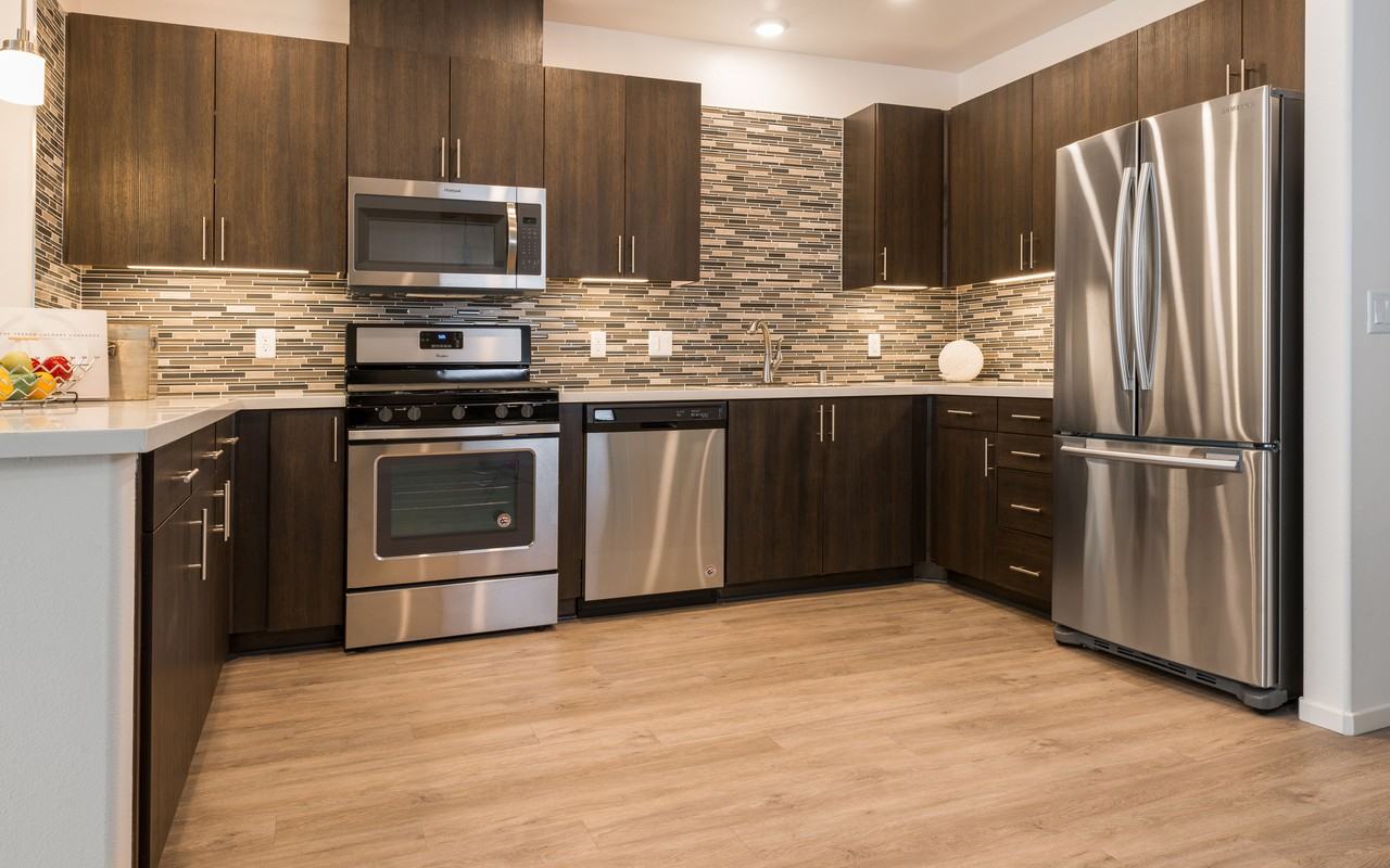 124 W Colorado St - Photo 3 of 40