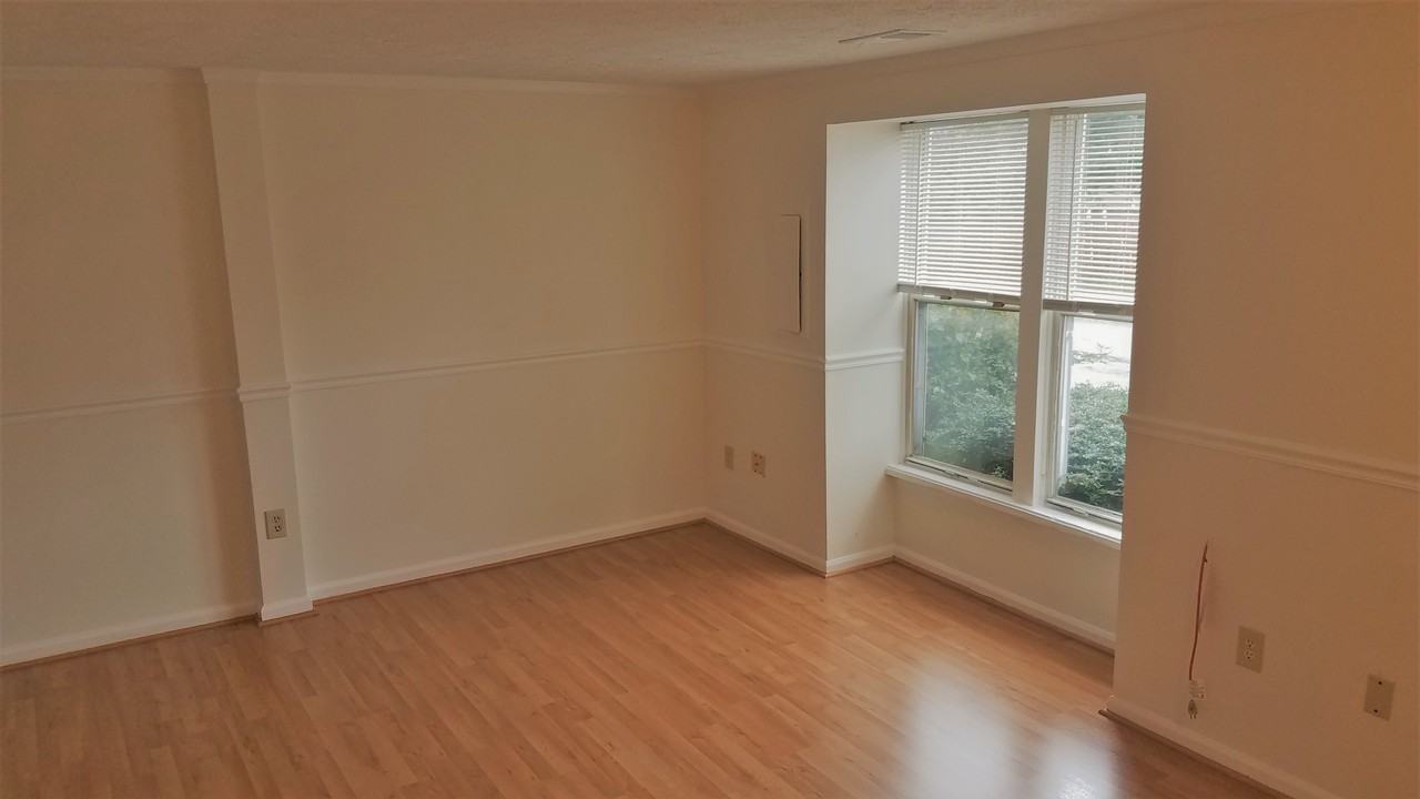 1345 David Ln - Photo 3 of 13