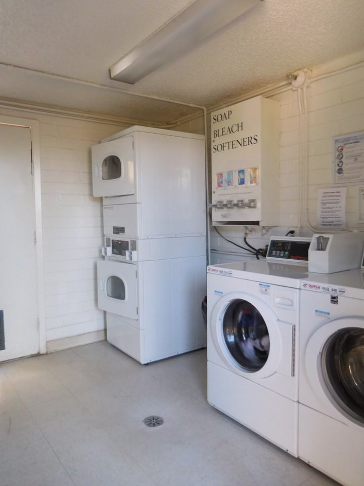 1402 N Craycroft Rd - Photo 3 of 3