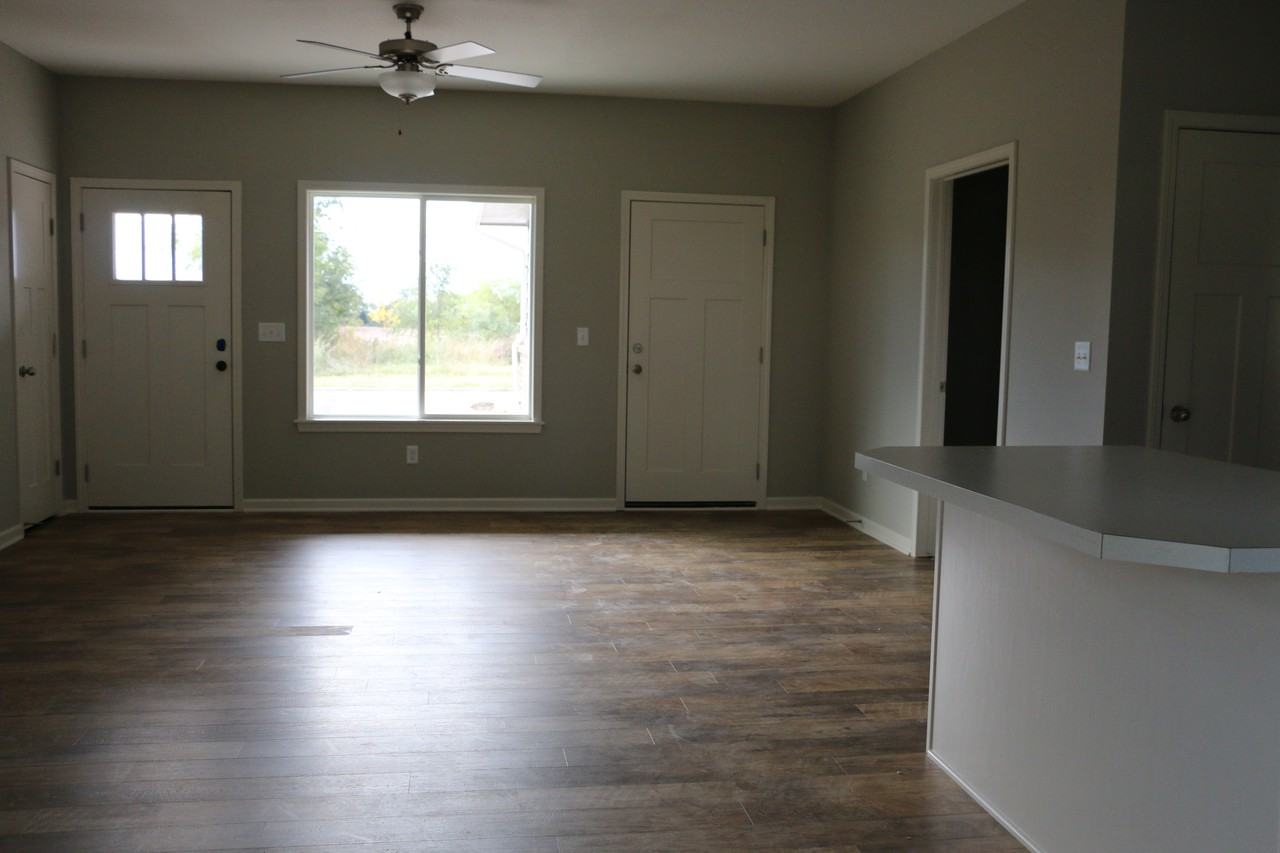 308 W Avenue D - Photo 3 of 12